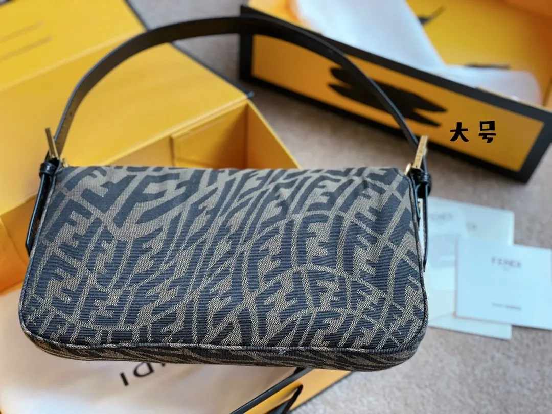 EN   Designer bags by Fendi 228