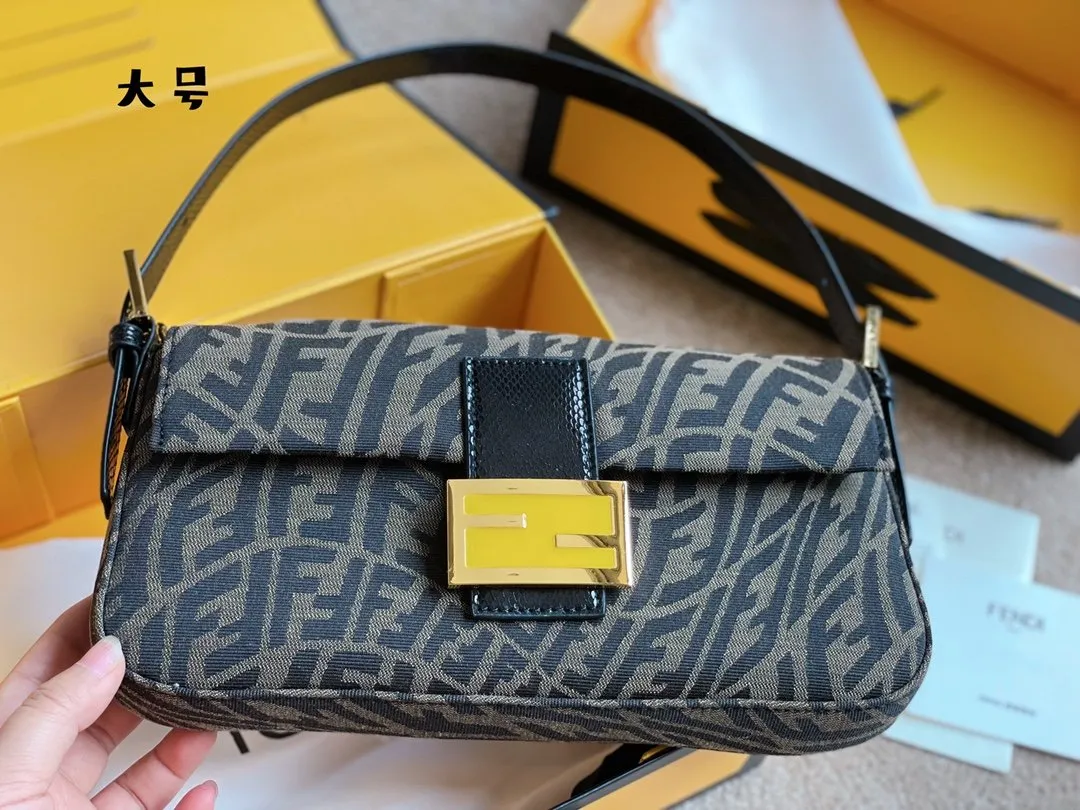 EN   Designer bags by Fendi 228