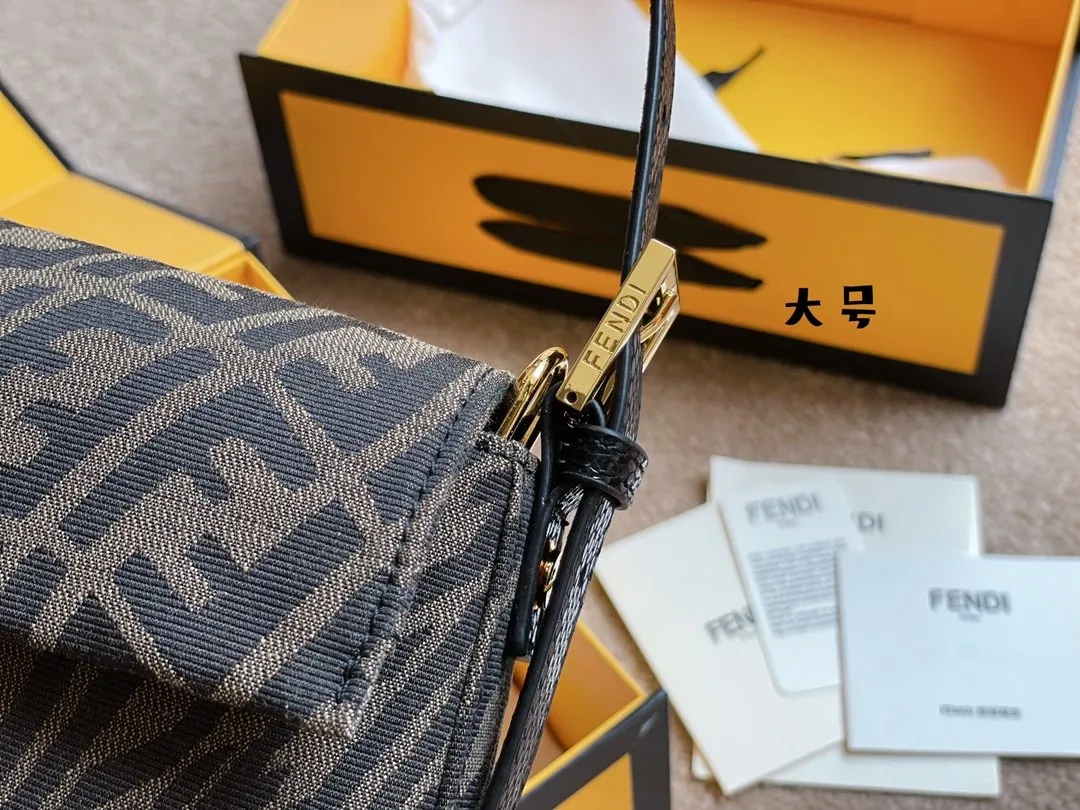 EN   Designer bags by Fendi 228