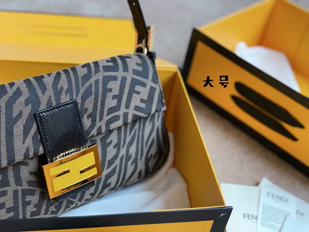 EN   Designer bags by Fendi 228