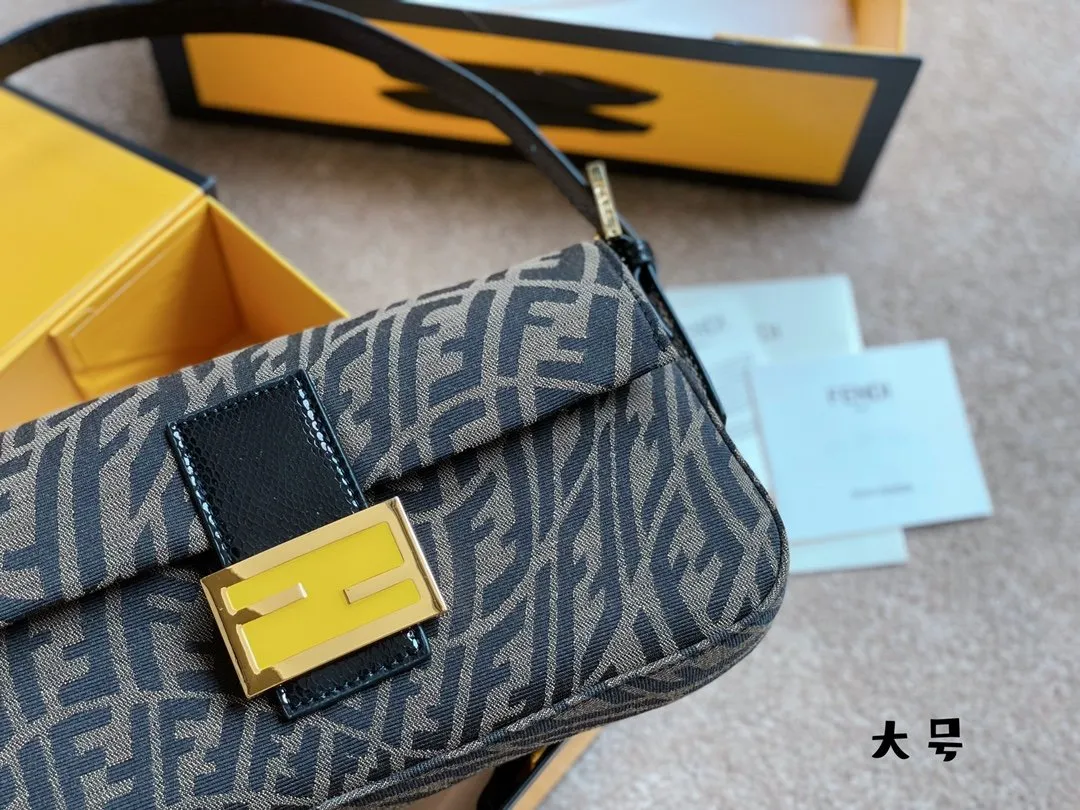 EN   Designer bags by Fendi 228