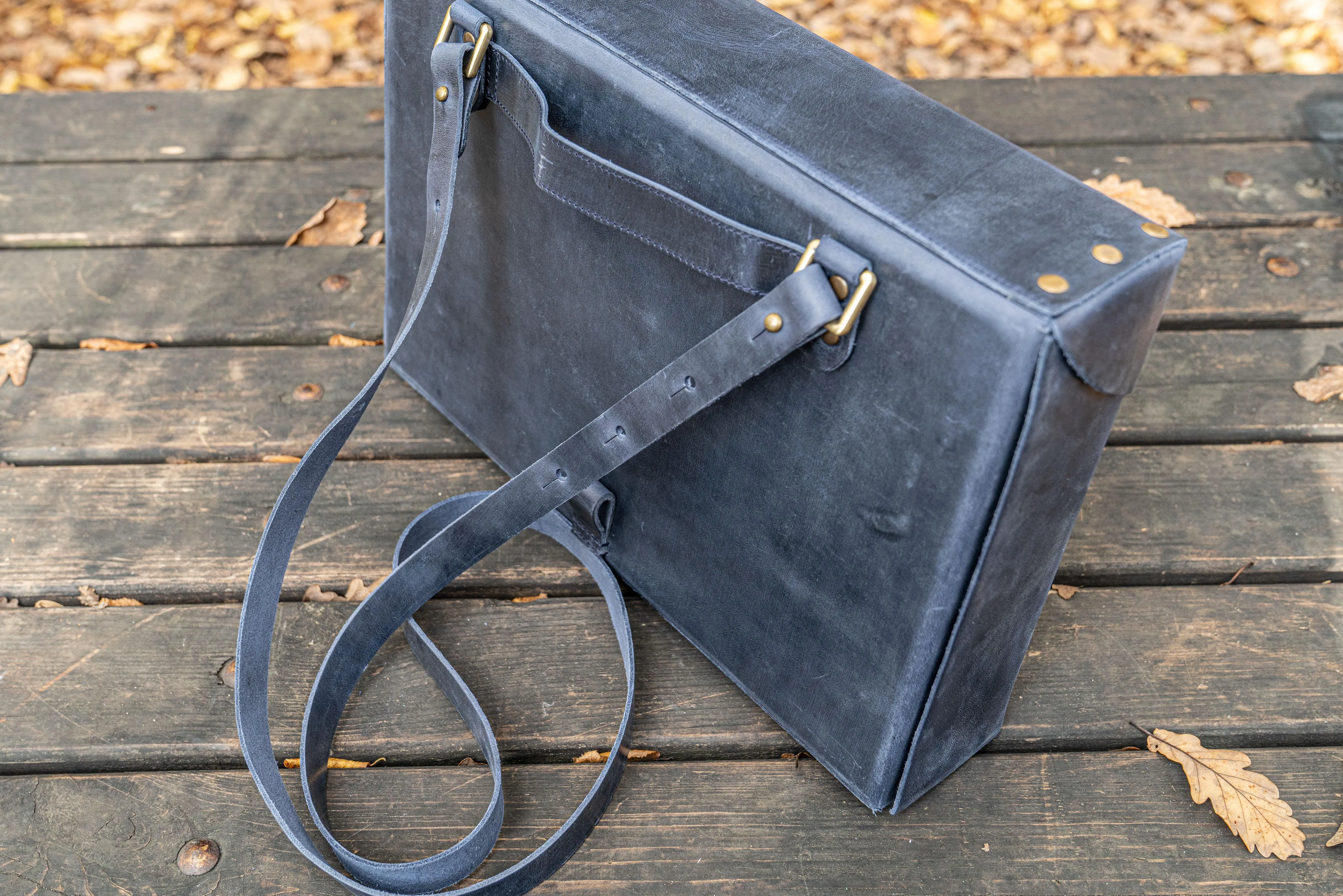 Writer's Medic Bag - XLarge Crazy Horse Navy Blue