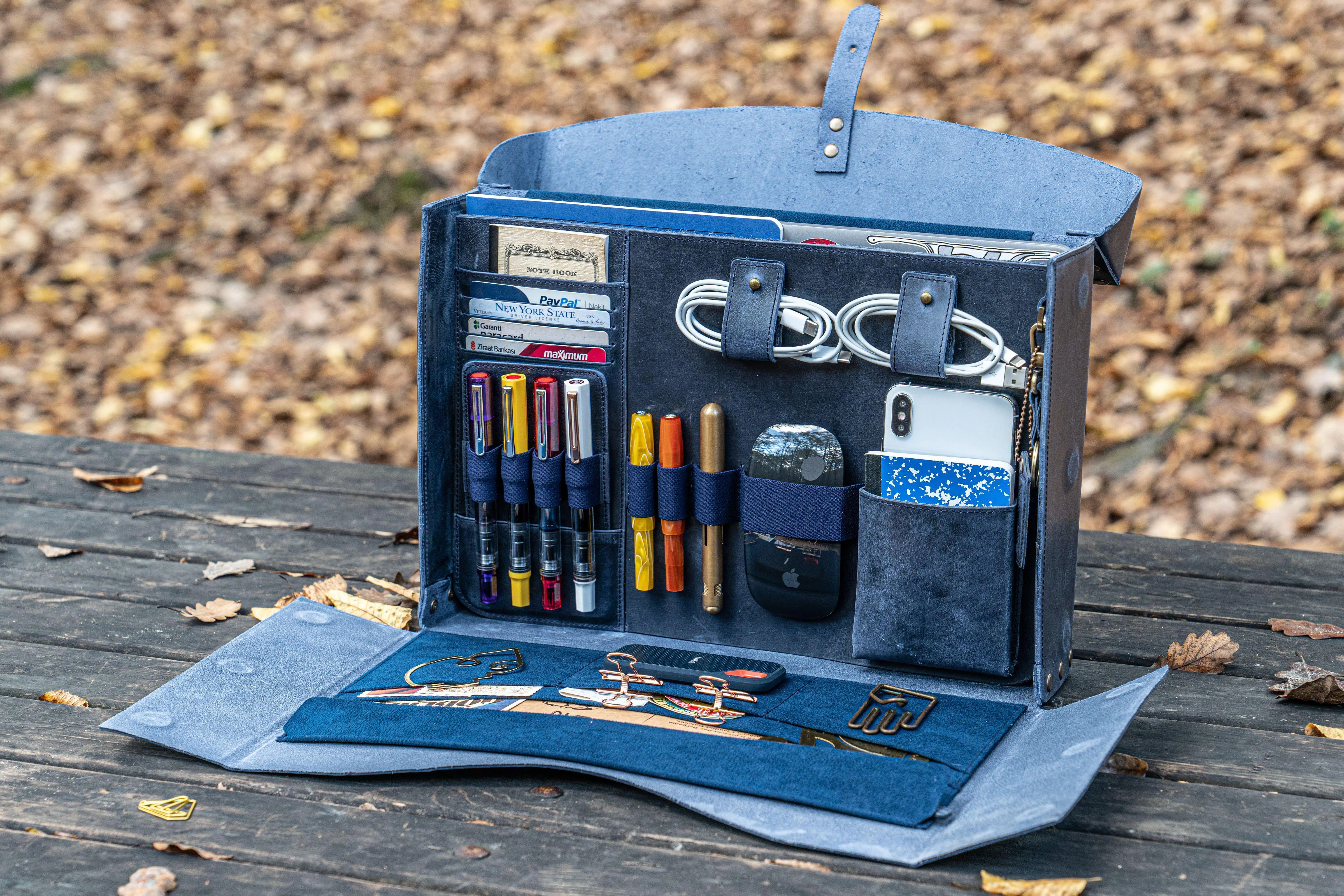 Writer's Medic Bag - XLarge Crazy Horse Navy Blue