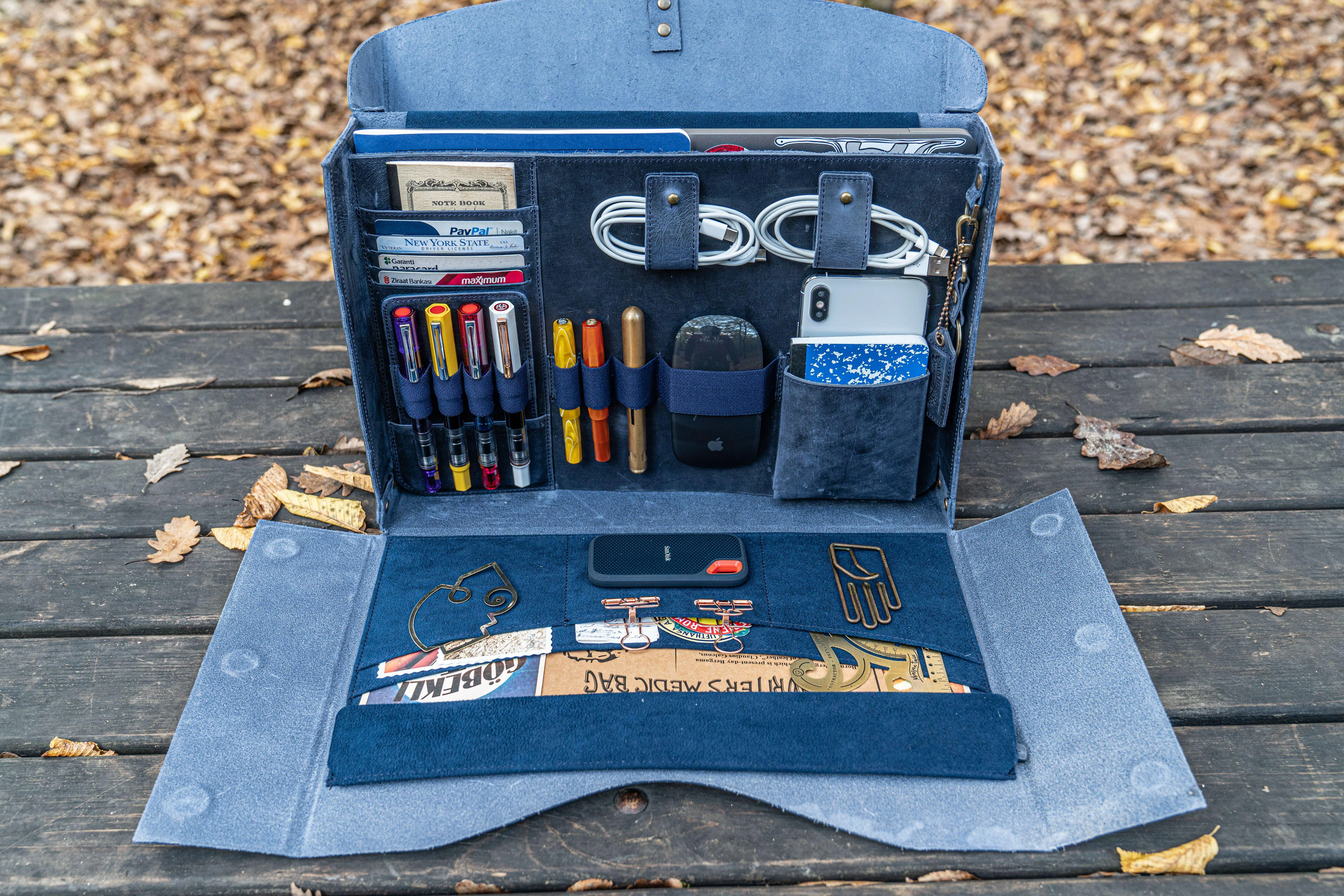 Writer's Medic Bag - XLarge Crazy Horse Navy Blue